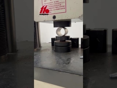 Épreuve d'aplatissement des tubes en titane