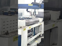 Les blocs d'électrodes en titane d'éponge sont soudés